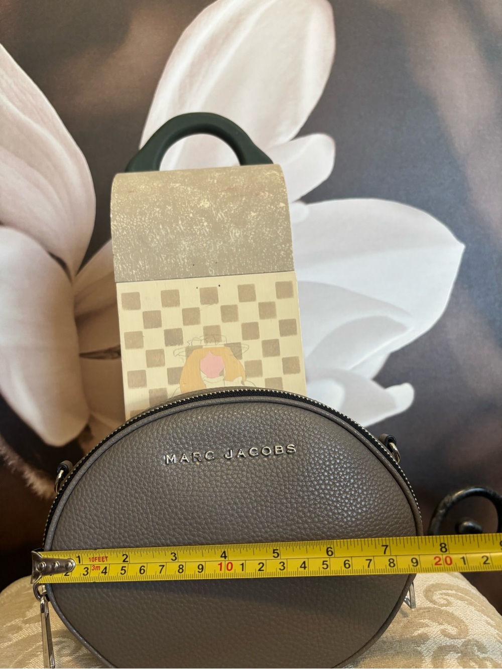 Marc Jacobs Oval Pebbled Leather Crossbody in Gray with Detachable Strap - Picture 10 of 12